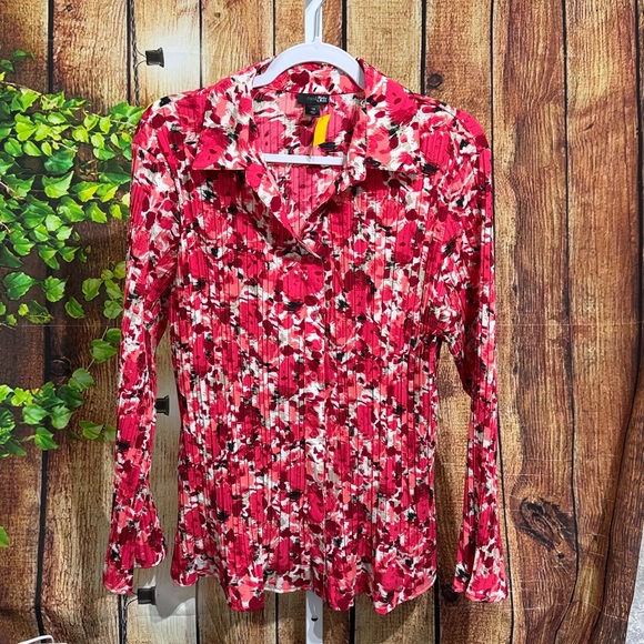 East 5th Accordion Pleat Blouse Size 1X - Picture 2 of 5